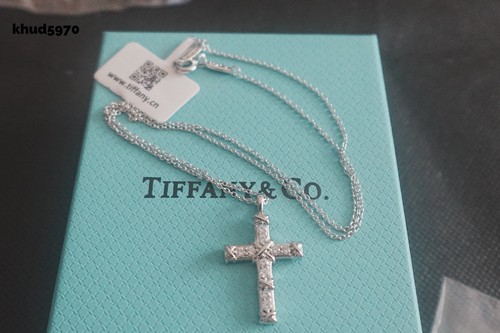 Collana con ciondolo croce